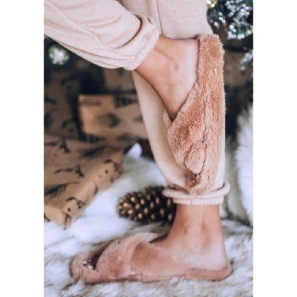Nude faux fur slipper slides crisscross straps - Picture 2 of 8
